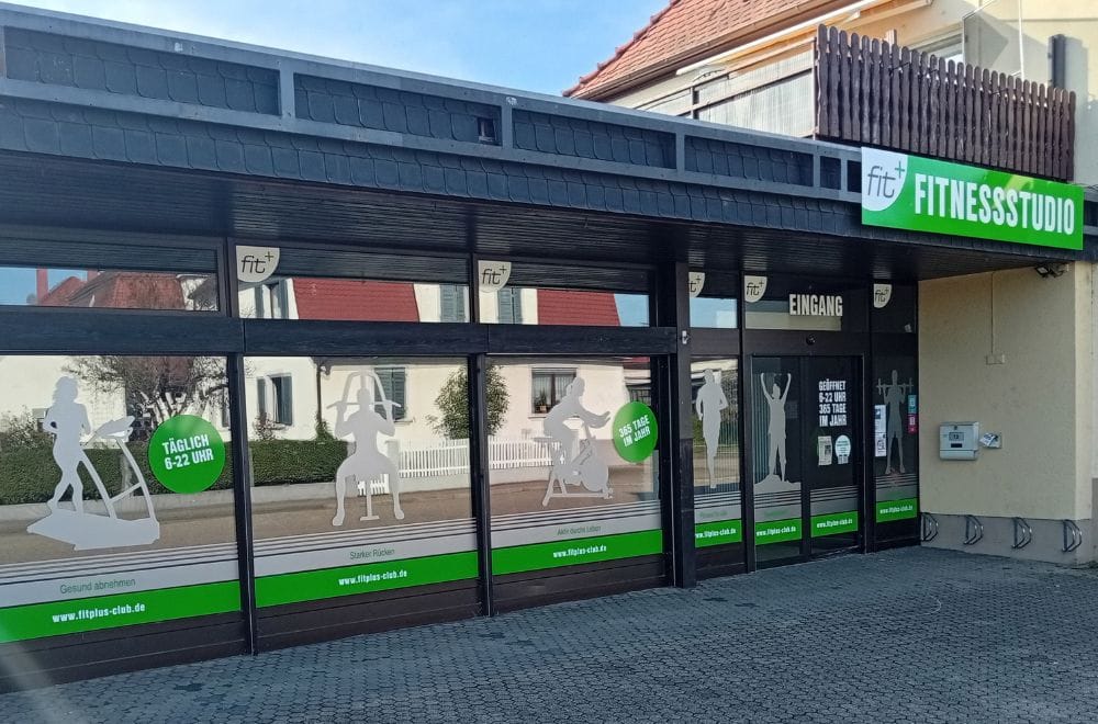fitnessstudio-fitplus-auenheim-außenansicht