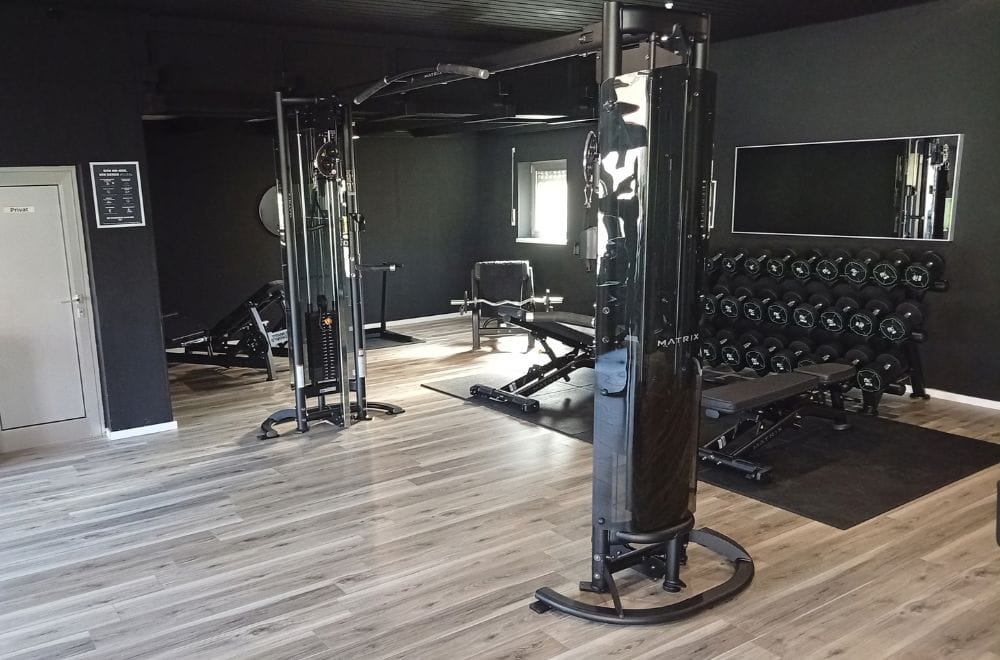 fitnessstudio-fitplus-auenheimn-freihanteln-2